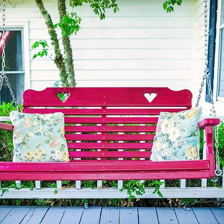 The Bed And Breakfast At Peace Hill Charles City Екстер'єр фото