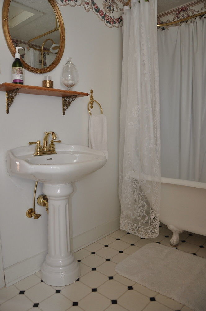 The Bed And Breakfast At Peace Hill Charles City Екстер'єр фото